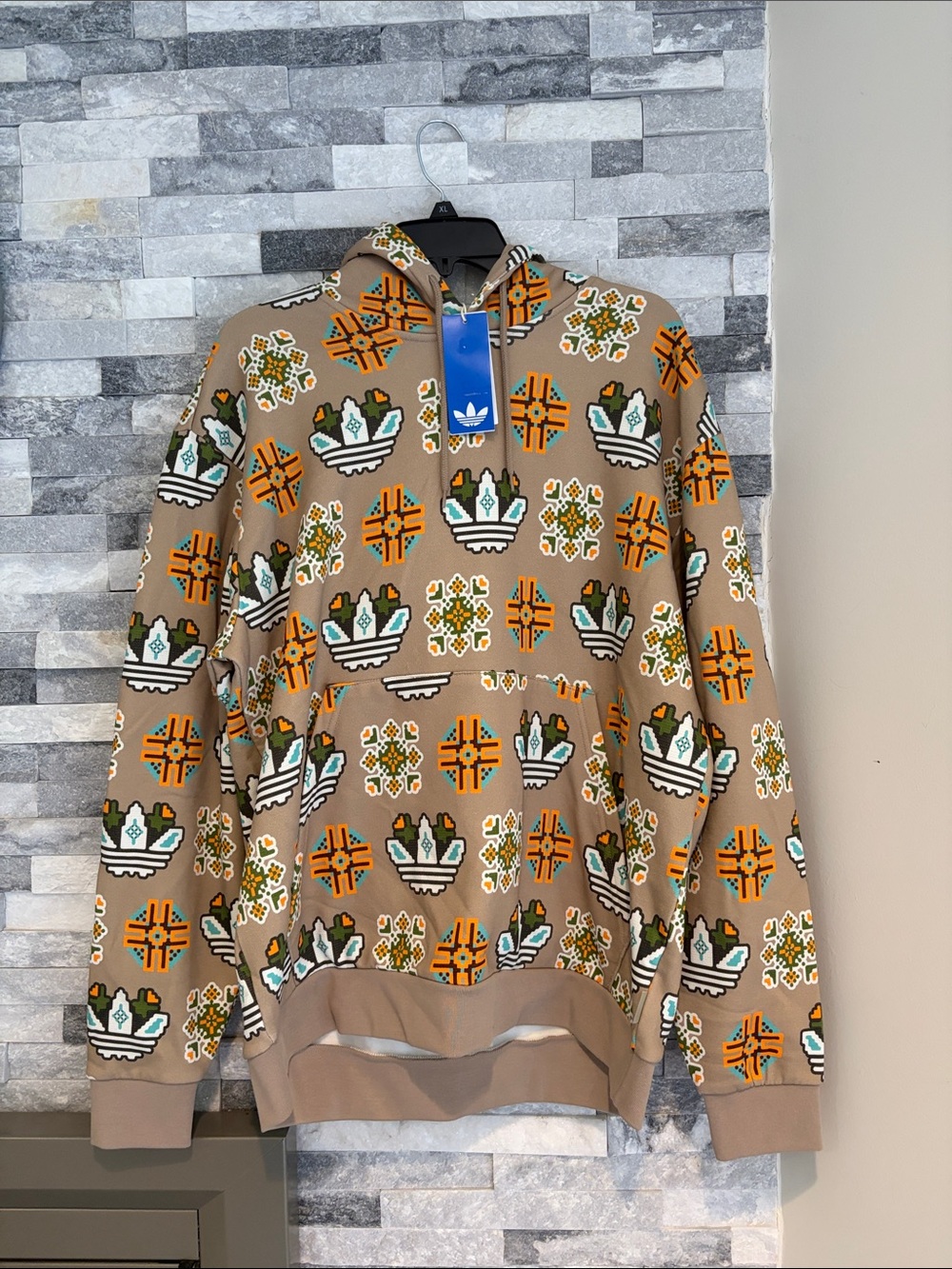 Adidas Originals men's sweatshirt new with tags size large